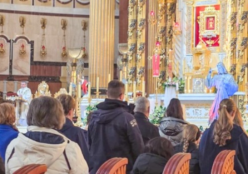 Licheń modlił się o pokój. Wierni połączyli się duchowo z papieżem