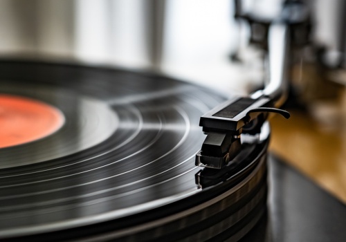 Polski rynek fonograficzny o krok od miliarda. Rekordowy wzrost i awans w światowej czołówce