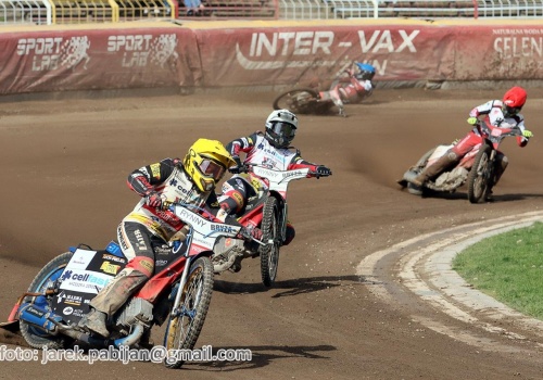 Żużel. Wyrównany mecz w Krośnie. Wilki górą w hicie (RELACJA)