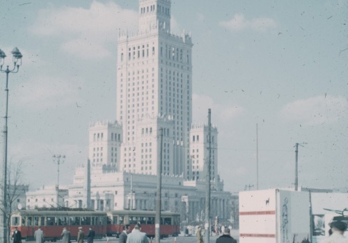 Kiedyś wyglądał zupełnie inaczej. Tak zmienił się Pałac Kultury w Warszawie