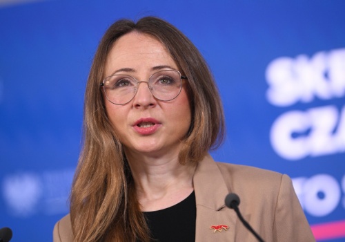 25 tys. zł co miesiąc. Nowe stawki dla pracowników budżetówki