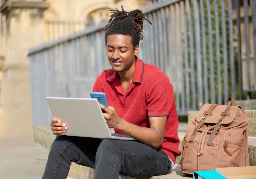 Aż 22 tys. studentów w potrzasku. Muszą oddać spore pieniądze