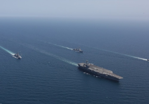 Rośnie napięcie w cieśninie Ormuz. USA i Wielka Brytania wysyłają okręty