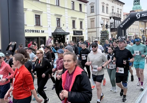 Bieg z widokiem na Karkonosze. Półmaraton Jeleniogórski za nami