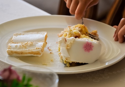 Przyjęcia komunijne w restauracjach - rezerwacje już na 2029. Rodzice chcą instagramowych komunii