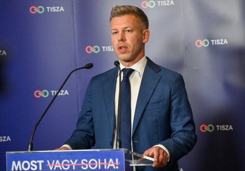 Szefowa KE, Macron i Merz pogratulowali zwycięstwa TISZY