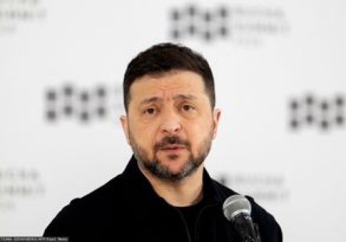 Zełenski gratuluje Péterowi Magyarowi. 