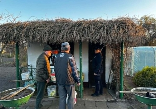 Policjanci przypominają działkowcom o bezpieczeństwie, zadbajmy o mienie i przestrzegajmy zasad podczas wiosennych porządków