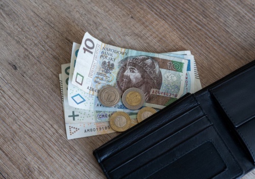 Czternasta emerytura 2026 nie dla wszystkich. Jedna kwota decyduje, czy zobaczysz pieniądze