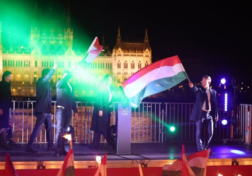 TISZA przed szansą na zmianę konstytucji. Podano wyniki po przeliczeniu prawie 99 proc. głosów