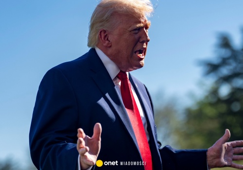 Trump się nie hamuje. Zamieścił absurdalną grafikę ze swoim wizerunkiem