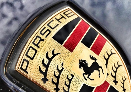 Sprzedaż Porsche mocno spadła. Firma twierdzi, że to poślizg kontrolowany