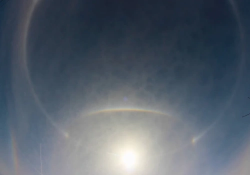 Niezwykłe zjawisko nad Rytlem. Adam Laskowski uchwycił krąg parheliczny