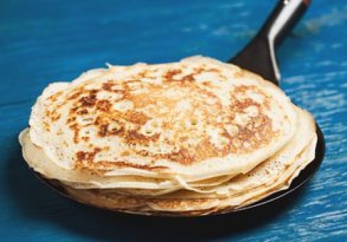 Naleśniki z 3 składników. Bez mąki i cukru, a miękkie, elastyczne i się nie rwą