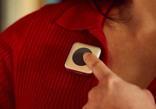 Byli pracownicy Apple zapakowali bota w gadżet. Nie wyszło