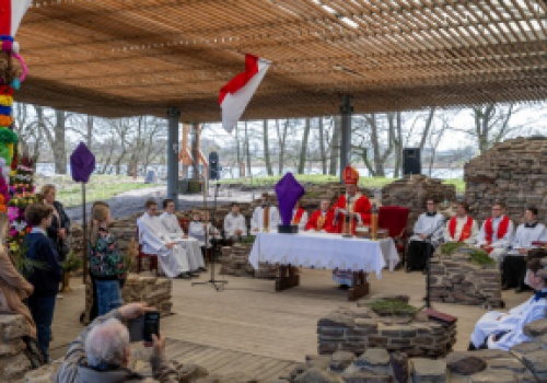 We wtorek na Ostrowie Lednickim obchody Święta Chrztu Polski