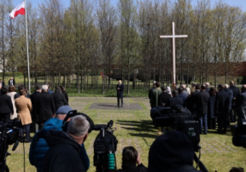 Nawrocki: Katyń to symbol zbrodni i kłamstwa