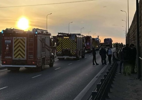 Uciekli po karambolu w Łomiankach. Jechali audi. Obaj pijani. Do dziś nie wytrzeźwieli