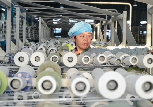 Panika w Chinach. Zamknięta cieśnina Ormuz winduje cenę kolejnego surowca