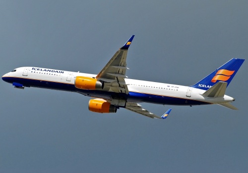 Kontrowersyjny pożegnalny przelot kapitana Icelandair