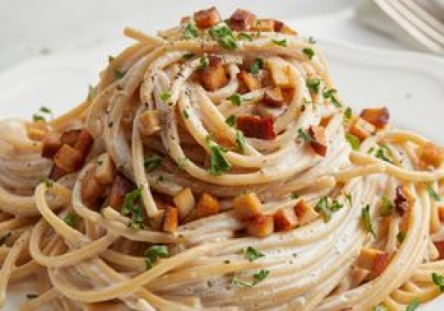 Włoch chwyciłby się za głowę. Wrzuć do carbonary zamiast mięsa