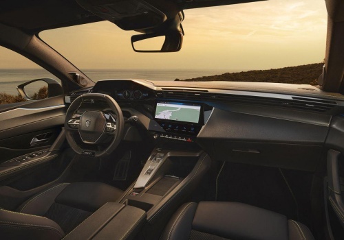 Stellantis uruchamia globalny program dla absolwentów. Koncern szuka młodych talentów do swoich struktur