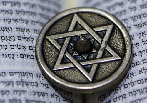 Kraków: kardynałowie Grzegorz Ryś i Stanisław Dziwisz odwiedzili synagogę