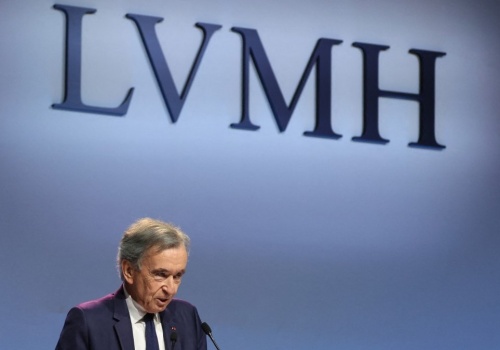 Wojna ciąży na LVMH. Sprzedaż w luksusowym koncernie spadła