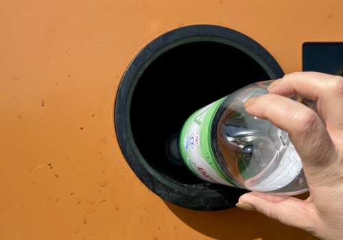 Nowy biznes przy butelkomatach. 