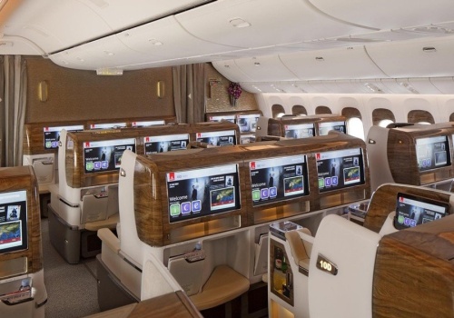 Puste miejsca ostatnim rzędzie samolotu to nie przypadek! Załoga skrywa mały sekret