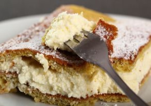 W PRL-u była królową deserów i ciast. Do starego przepisu dorzucam modny dodatek