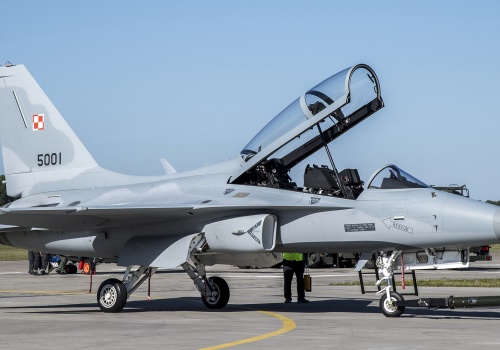 Producent potwierdza. FA-50 z pociskami AMRAAM