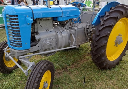 Stary ciągnik raz odpala, raz nie? Często winna jest elektryka