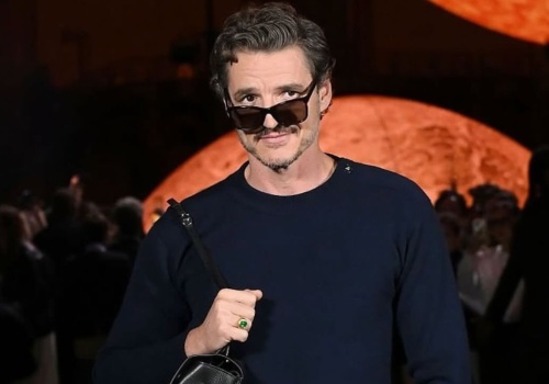 Chanel stawia na ulubieńca internetu. Pedro Pascal nowym ambasadorem marki
