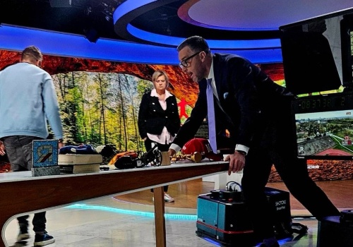 Tego w telewizji nie zobaczycie. W Republice ciężka praca i wyścig z czasem