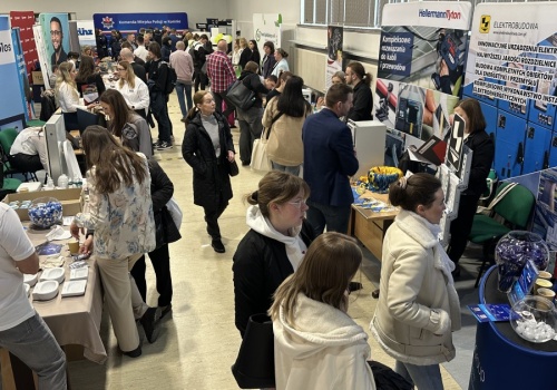 Rynek pracy w Koninie. Targi w ANS pokazują nowe możliwości