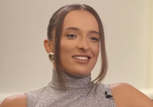 Iga Świątek skradła show na imprezie VIP w wieczorowej sukni. Spójrzcie na buty