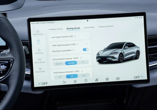 Chińczycy aktualizują auta jak smartfony. Tradycyjni producenci nie nadążają za tempem zmian