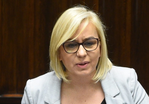 Minister znalazła winnego niedziałających butelkomatów. Nawet prowadzący nie wytrzymał: Niepoważne