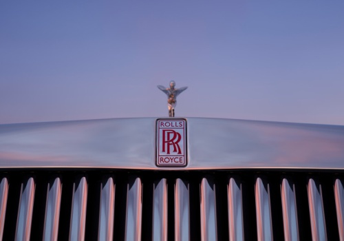 Rolls-Royce prezentuje pierwszy model z kolekcji Coachbuild. Nightingale to wyjątkowy projekt dla kochających piękno