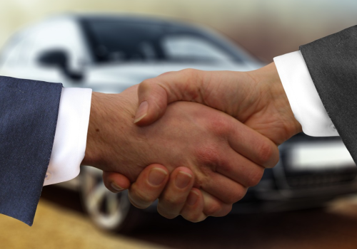 Wojna w Iranie i drogie paliwo zmieniają wybory Polaków