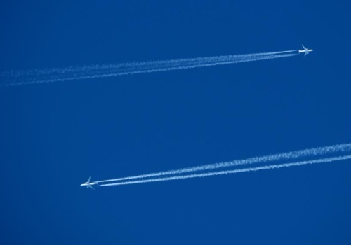 Co z lotami na majówkę? Widmo braków paliwa nad Europą, a branża lotnicza bije na alarm