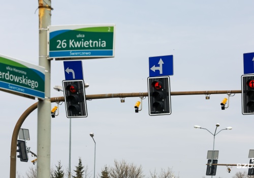 Niektórzy omijają to skrzyżowanie szerokim łukiem. Ponad dwa lata systemu