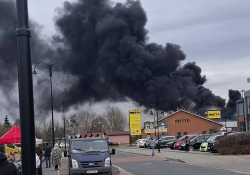 Pożar marketu w Czersku. Policja wskazuje możliwą przyczynę