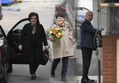 Pilne spotkanie w siedzibie PiS. Prezes wezwał wszystkich na Nowogrodzką