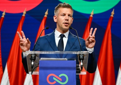 Węgry: nowy rząd planuje zawiesić programy telewizyjne w przejętych przez Orbana mediach