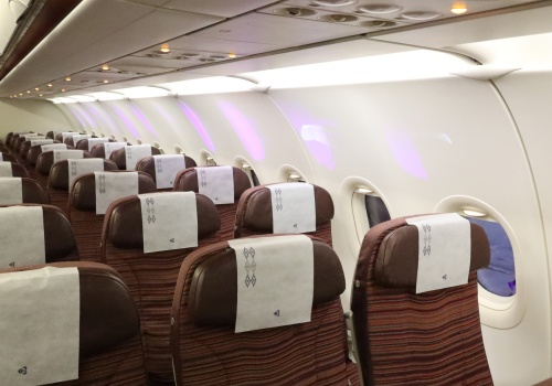 Myślał, że nikt nie zauważy. Ukradł pieniądze współpasażerom podczas lotu do Bangkoku