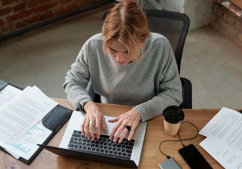 Umowa zlecenie wydłuży staż pracy? Nie w tym przypadku, PIP stawia sprawę jasno