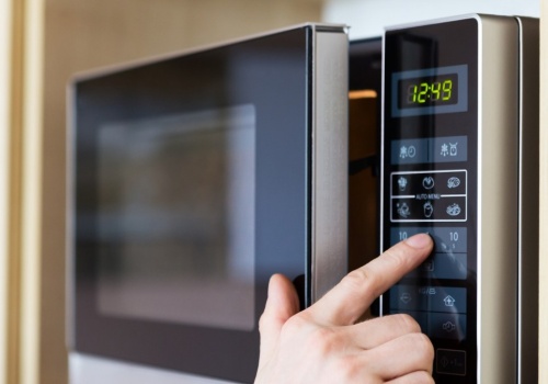 Nie wyrzucam już skórek z pomarańczy. Wkładam je do mikrofalówki i czekam