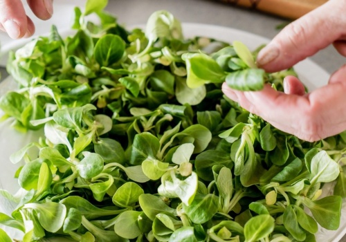 Zielona skarbnica witamin. Dobra na diecie, ochroni serce i zatrzyma młodość